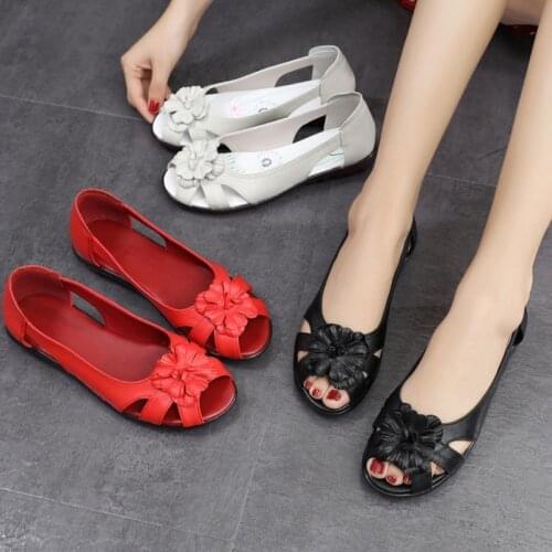 Ladies Flower Open Toe Summer Sandals Hollow Soft Genuine Leather Women Shoes Flat Comfortable Fashion Sandals Large Size 42 43
