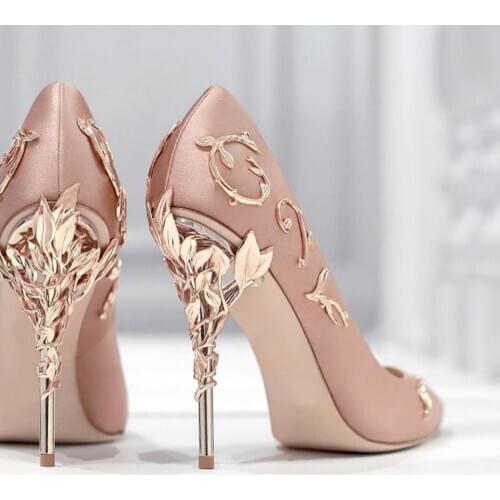 Elegant Silk Women Pumps High Heels Rhinestone Flower Wedding Pumps Brand Design Pointed Toe High Heels Shoes Ladies Pumps