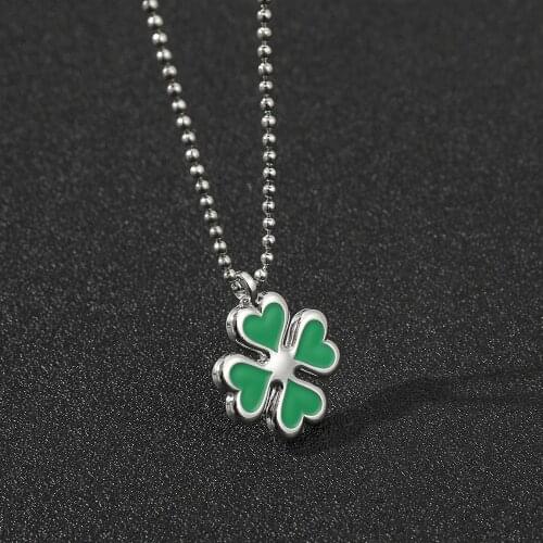 Tokyo Revengers Hinata Tachibana Necklace for Women Four Leaf Clover Pendant Necklace Choker Bead Chain Jewelry Manga Prop