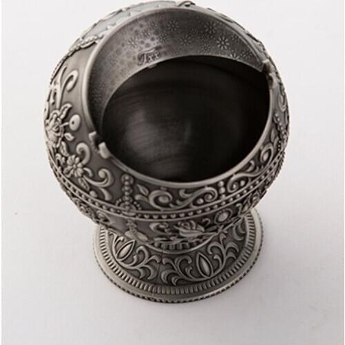 European Home Ashtray Trend Spherical Metal Globe Retro Lid Multi-functional Office Living Room Decoration Smoking Accessories