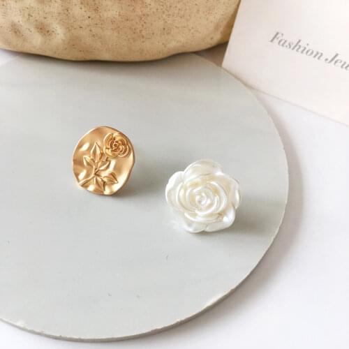 Asymmetric Matte Metal Beautiful Fake Earrings Temperament Flowers Simple Piercing Earrings