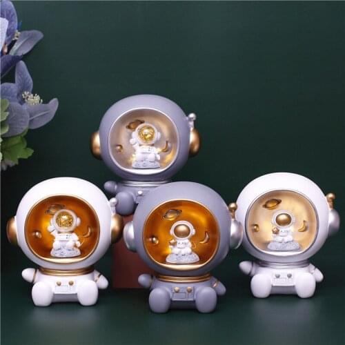 Creative astronaut small decoration desktop astronaut living room TV cabinet childrens room layout home decoration