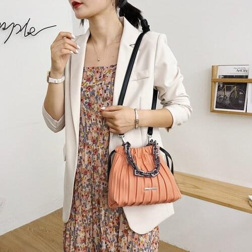 New Luxury Small PU Leather Crossbody Bag Popular Pleated Bucket Bag Shoulder Bag Metal Chain Handbags Messenger Bag