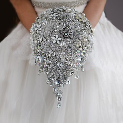 Iffo profession custom bride hand holding flower bouquet water drop jewelry section diamond butterfly crystal petals DIY decor