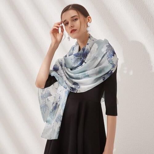 Sunscreen shawl women fashion Silk blended silk scarf womens hand curling new imitation printed decorative scarves Hijab Poncho