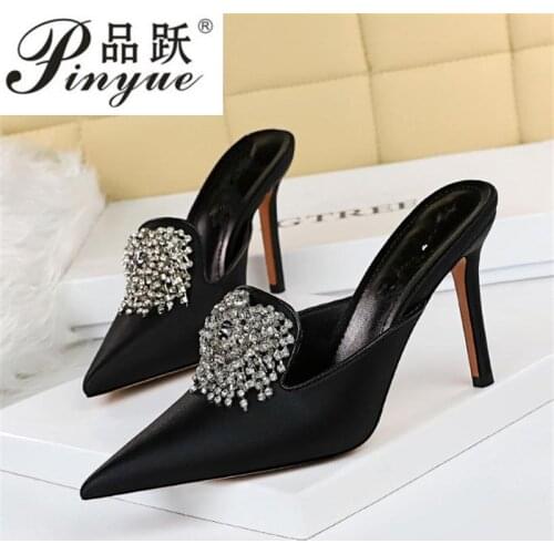 Good quality Women Slippers Crystal Buckle Fashion High Heels Sandals Womens Solid Patent Leather Pointed Toe Wedding Shoes