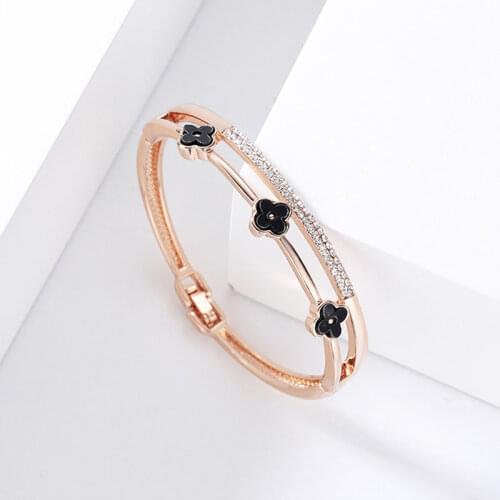 Korean Version Bracelet Womens Fashion Metal Jewelry Four-Leaf Clover Rose Gold Simple Bangles with Charms