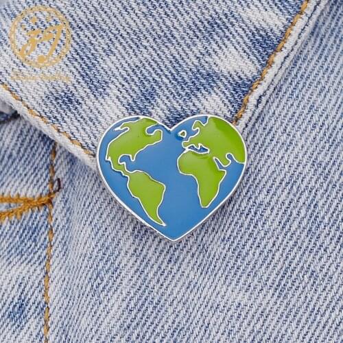Environmental Protection Association Heart Shaped Earth Pin Enamel Brooch Zinc Alloy Jewelry Lapel Backpack Men And Women Brooch