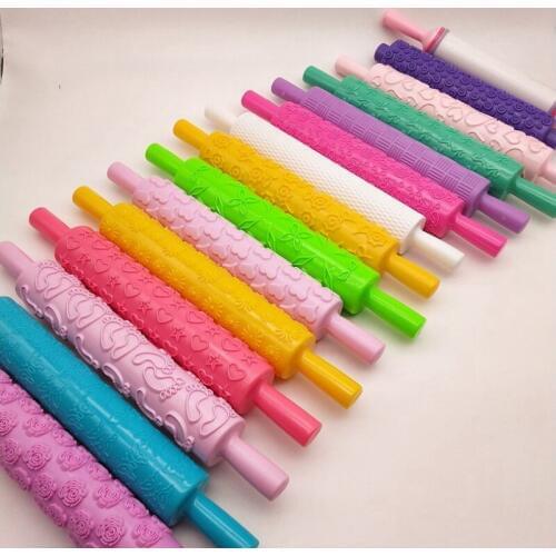 15 Patterns Plastic Embossed Rolling Pin Heart Pattern Fondant Roller Non-Stick Portable Pastry Cake Sugarcraft Decorating Tool