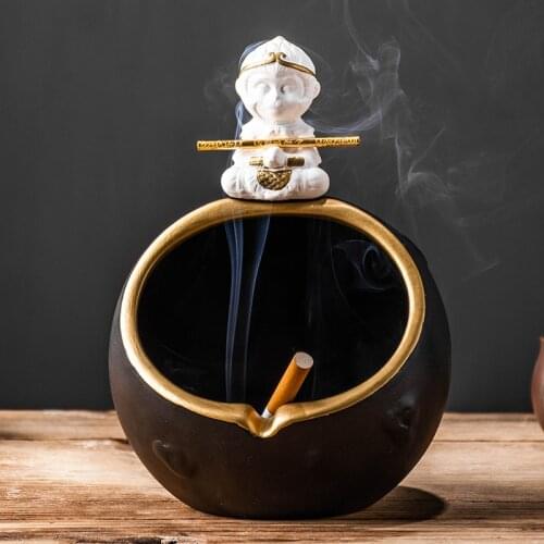 Creative Monkey Ashtray Household Multifunctional Storage Tank Car Portable Ashtray Gift for Boyfriend Home Desktop Decoration