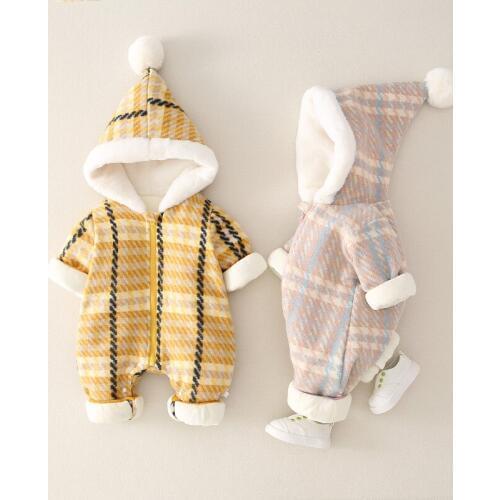 Baby jumpsuit for boys and girls in cotton-padded jacket for climbing