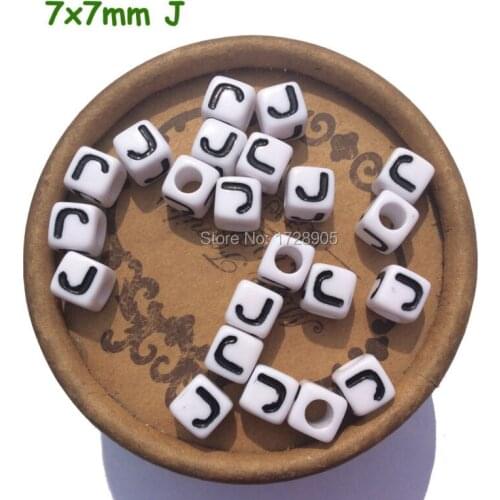 White With Black Letters 7*7mm 1900pcs A E I J K L M N O P R S T TO Z Chunky Acrylic Cube Alphabet Letter Beads For DIY Jewelry