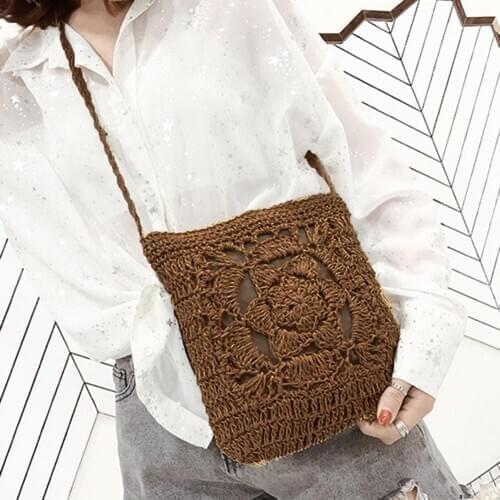 2021 Summer Straw Crossbody Bags Vintage Women Girls Flower Crochet Braided Shoulder Bag Rattan Beach Bag Travel Shopper Totes