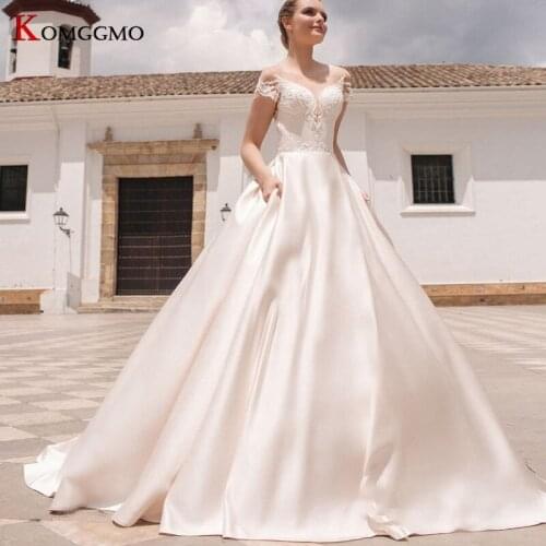2021 New Arrival Chapel Train Illusion O-Neck Embroidery Appliques Tulle Bridal Ball Gown High-End Cap Sleeve Wedding Dress