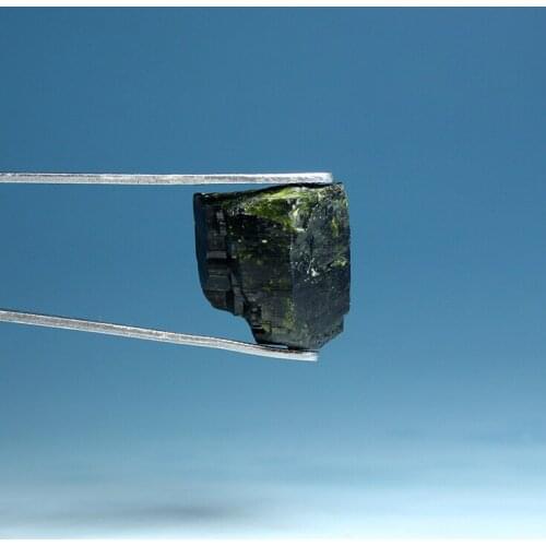 Epidote single crystal rare natural stone mineral crystal specimens teaching specimens specimen strong djls20