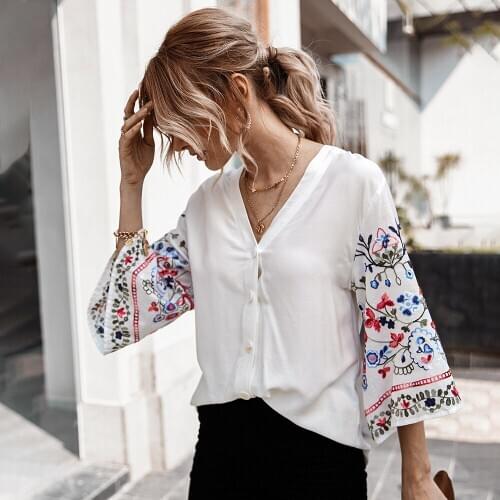 2020 Spring Cotton and Linen Shirt Three-Quarter Sleeve V-neck T-shirt Fashion Flare Sleeve White Shirts