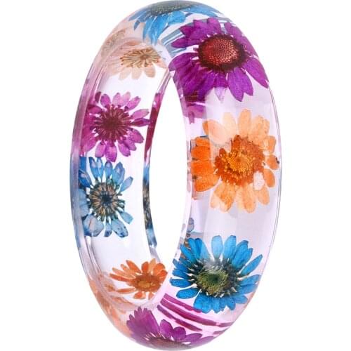 Handmade Lucite Plastic Dried Hydrangea Flower Incased Resin Womens Bracelet Bangle