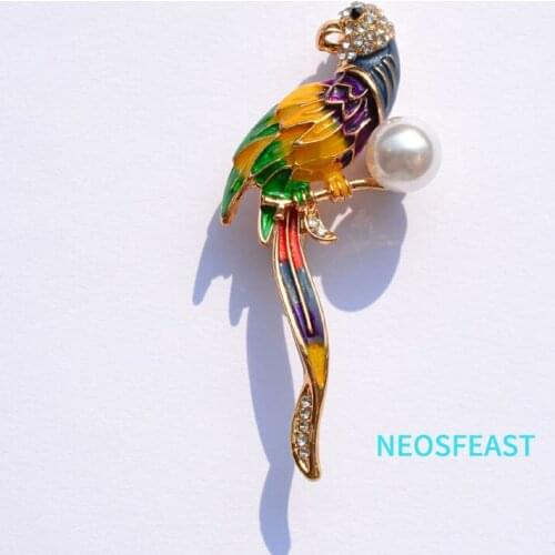 Elegant Rhinestone Parrot Brooches for Women Multi Color Enameled Bird Pin Lady Dress Garments Party Accessories Fashion Jewelry