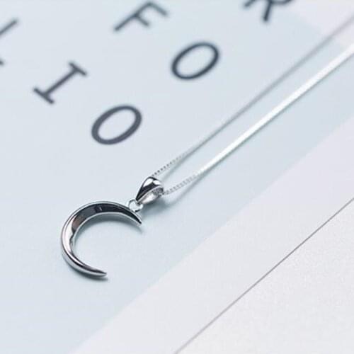 Exquisite Simple Moon Pendant Necklace For Women Elegant Ladys Wedding Clavicle Chain Choker Fashion Party Jewelry Girl Gift