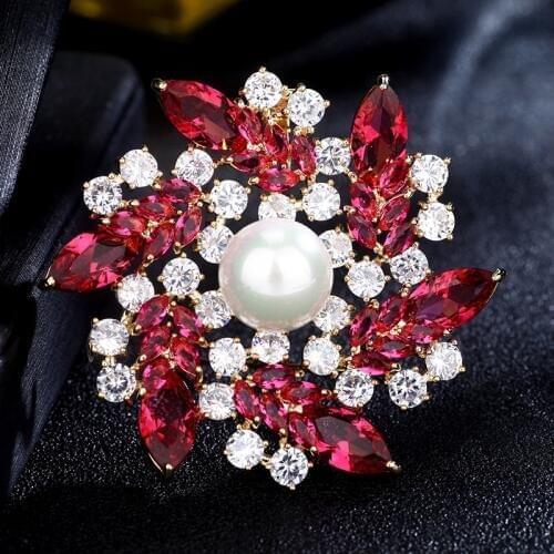 Vintage Red Rhinestone Wreath Brooch Pin Luxury Zircon Flowers Brooches for Women Wedding Accessories Jewelry Broaches Pins