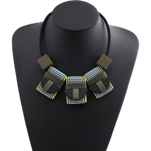 Luxury Cheap Pendant Necklaces Fashion Sweater Statement Necklace Geometric Leather Collar Choker Necklace for Women Jewelry New