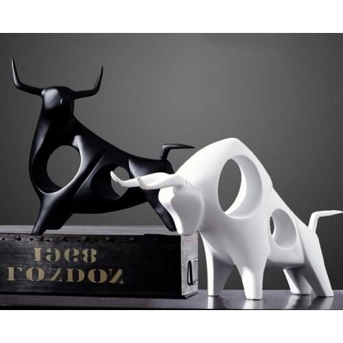 NORDIC MINIMALIST BLACK AND WHITE CERAMIC SCULPTURE BULLFIGHT CRAFTS OFFICE ORNAMENTS ABSTRACT HOME FURNISHING CATTLE CABINET