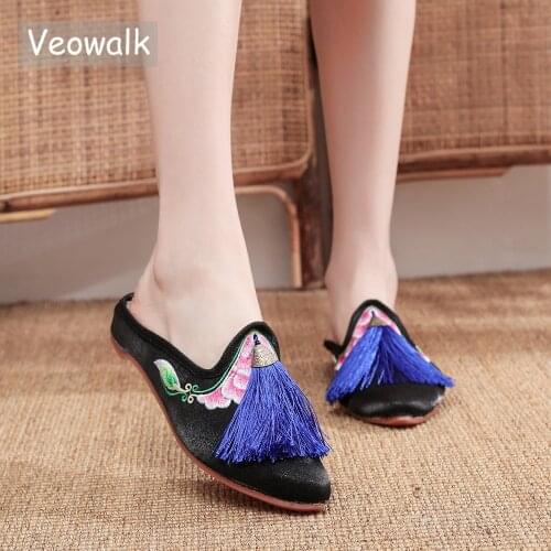 Veowalk Floral Embroidery Tassel Womens Velvet Cotton Slippers Pointed Toe Summer Comfort Flat Slides Shoes for Ladies