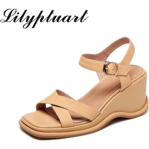 In 2021 Womens Summer New Leather Sponge Cake Sandals Are Casual, Comfortable, Wear-resistant and Anti-landslide Sandals Shoes