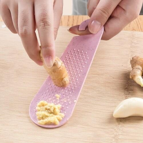 Clearance Sale Mini Grinding Ginger Garlic Hanging Empty Panels Wheat Straw Chopping Board Kitchen Accessories