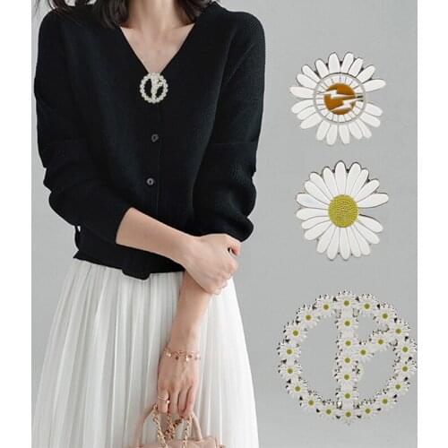 Metal Cartoon Daisy Shape Flowers Badge Enamel Brooches Pins Women Clothes Collar Lapel Pin Accessories Jewelry Gifts