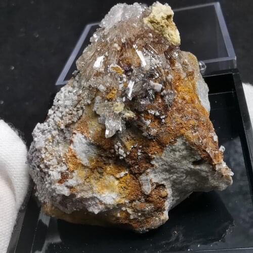 Natural high quality aluminum fluoride anhydrite crystal healing energy geology teaching home decoration QUARTZ GEM (send box)