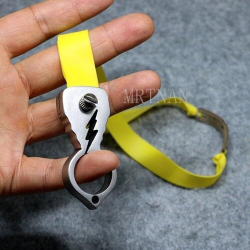 New Hunting Flat Leather Slingshot Stainless Steel Ring Slingshot Bow and Arrow High Power Shooting 2021