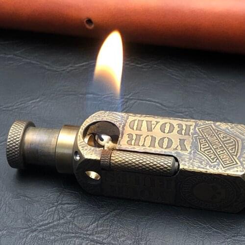 High-Quality Pipe Kerosene Lighter Handmade Brass Retro Hand-Carved Old-Fashioned Retro Cotton Oil Machine To Give Father a Gift