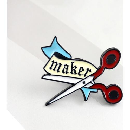 Red Scissors MAKER Brooch Blue Ribbon Button Scissors Enamel Pins Lapel Pin Backpack Hat Badge Mother Hard Worker Jewelry Gift