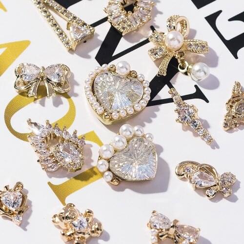 High end luxury one piece Pendant Chain 3D alloy butterfly nail art zircon pearl metal nail DIY Nail Decoration