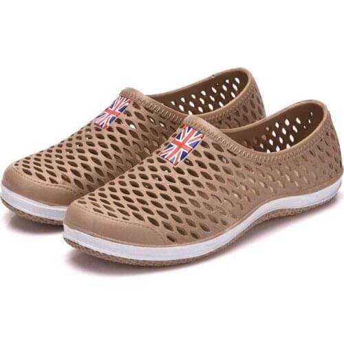 Sandals Unisex Clogs Garden Shoes Light Slip-on Jelly Shoes Slippers Women Men Beach Water Shoe Soft Flat Platform Sandals