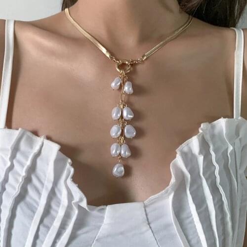 2021 New Fashion Kpop Irregular Pearl Pendant Necklaces Simple Cute Snake Chain Tassel Choker Necklace Women Beach Accessories