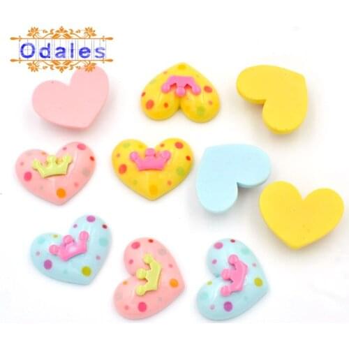 30Pcs/lots 3D Heart Resin Buttons with Crown Decorative Scrapbooking Crafts Ornament DIY Resin Cabochons Accessories