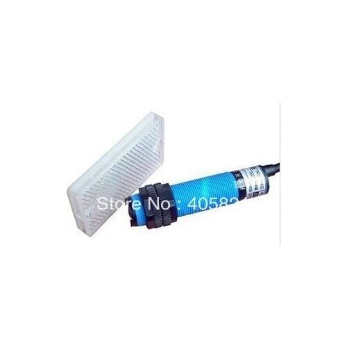 Photoelectric switch, E3F-R2N1,NPN,3-wire NO,diameter 18mm,convergence reflection type(condensation type)