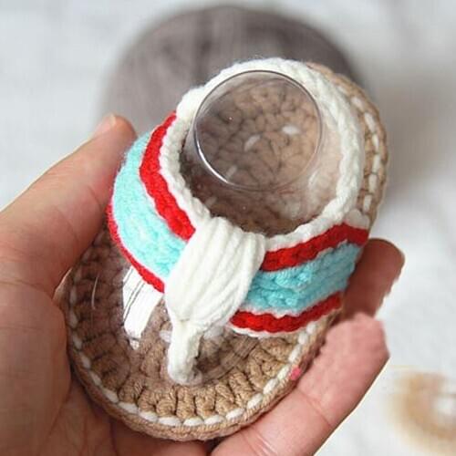 QYFLYXUE Hand Cool summer flip-flops with handmade rainbow garden shoes