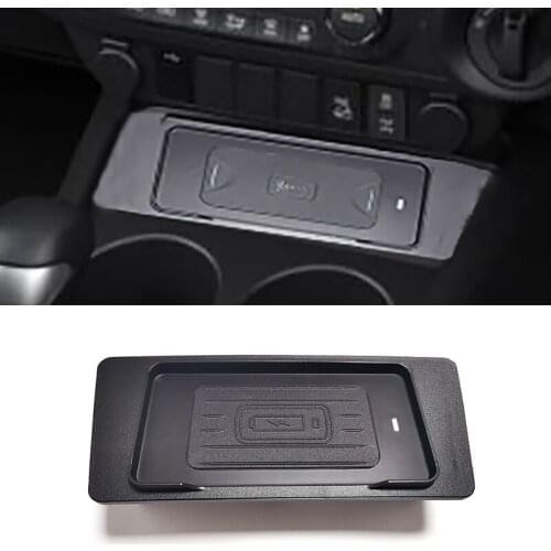 For Toyota Hilux 2016 2017 2018 2019 2020 2021 15w fast QI wireless charger phone adapter mobile phone charger charging holder