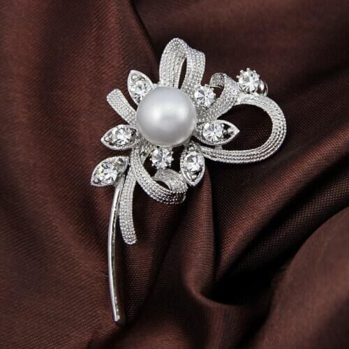 Glamorous Simulated Pearl Plant Flower Rhinestone Silver-color Brooches for Women Brooch Pins Fashion Jewelry Accessories
