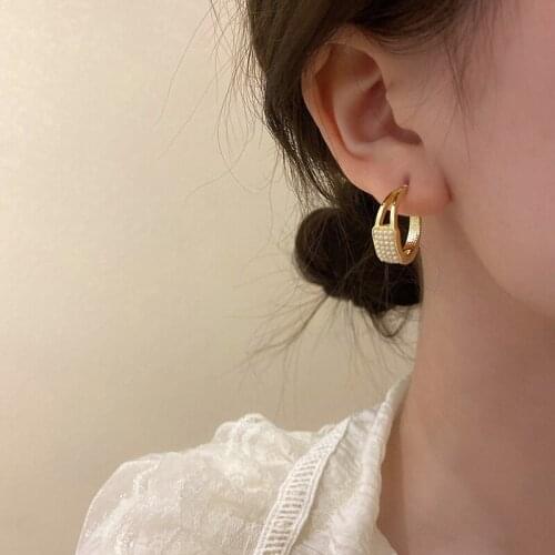 Geometric Pearls C-shaped Hoop Earrings For Women Minimalist Gold Color Metal Earrings Korean Fashion New Design Jewelry