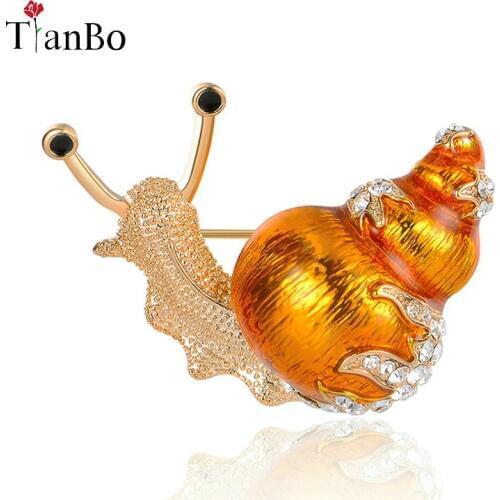 Snail Brooches For Women Jewelry Beige Gold Crystal Vintage Collar Lapel Pins Cute Rhinestone Enamel Pin Insect Brooch