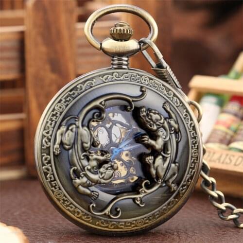 Vintage Bronze Brave Troops Design Hand Winding Mechanical Pocket Watch Manual Mechanism Pendant Pocket Clock Gifts Male
