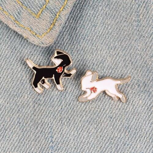 Cartoon cute little animal enamel brooch black white cat dog flower pin alloy badge cowboy clothes bag accessories jewelry gift