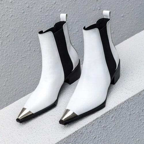 2021 Autumn Ankle Boots Pointed Toe Retro Chelsea Boots Thick Heel British Pointed Short Martin Boots Women Fashion Shoes White