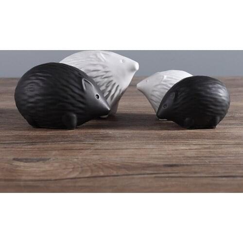 Nordic Ceramic Small Hedgehog Decoration Living Room Home Decoration Modern Fashion Creative Office Decoration Craft Small Gift