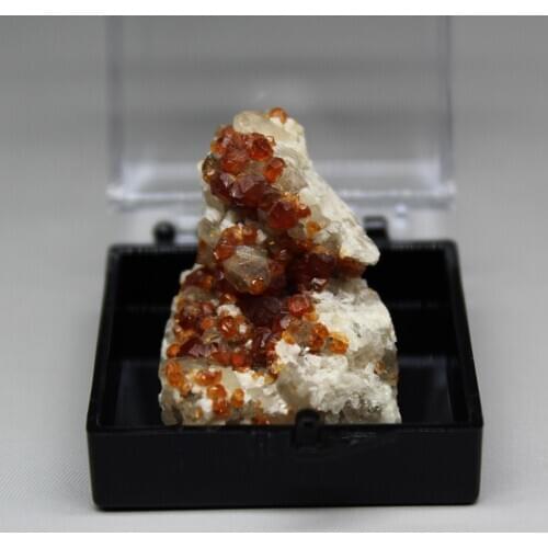 100% natural Garnet and tea crystal Symbiosis mineral specimen stones and crystals healing crystals quartz box size 5.2 cm