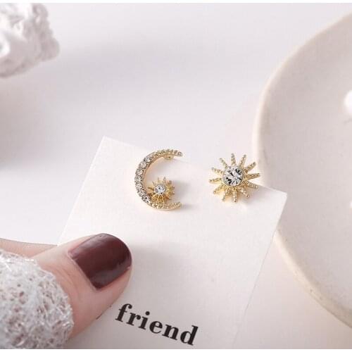 DAVINI Minimalist Moon Star Stud Earrings Geometric Vintage Stud Earrings For Women Female Gold Color Fashion Jewelry MG208